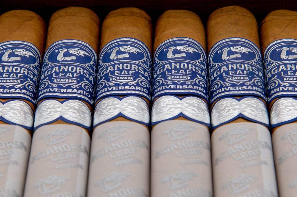 Aganorsa Leaf Aniversario Connecticut cigars closeup