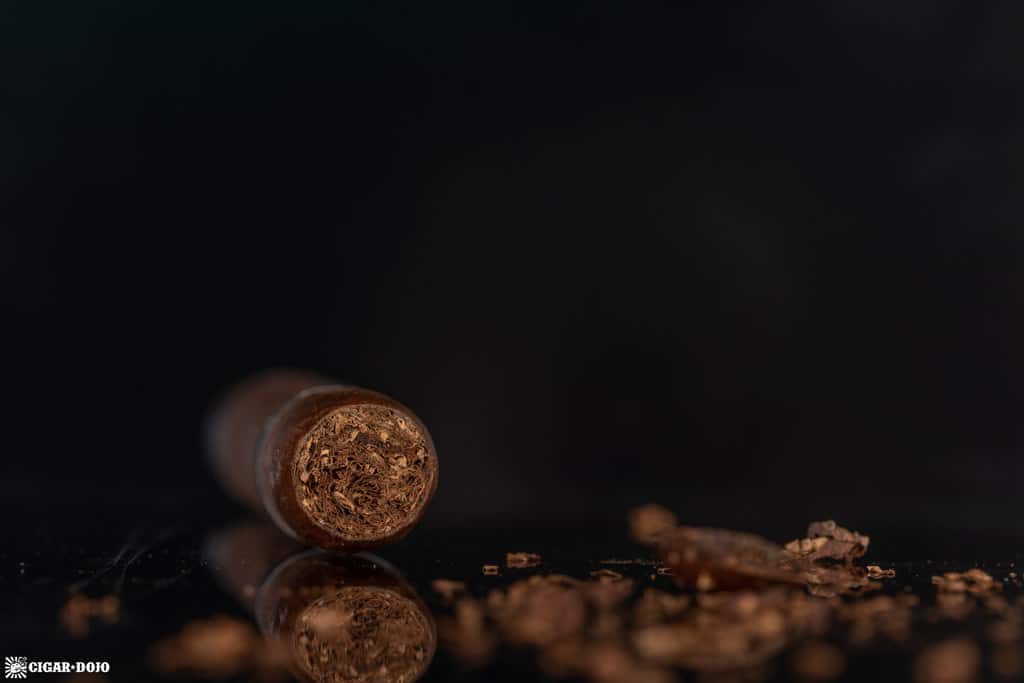 Drew Estate Blackened M81 Toro cigar head cut cap