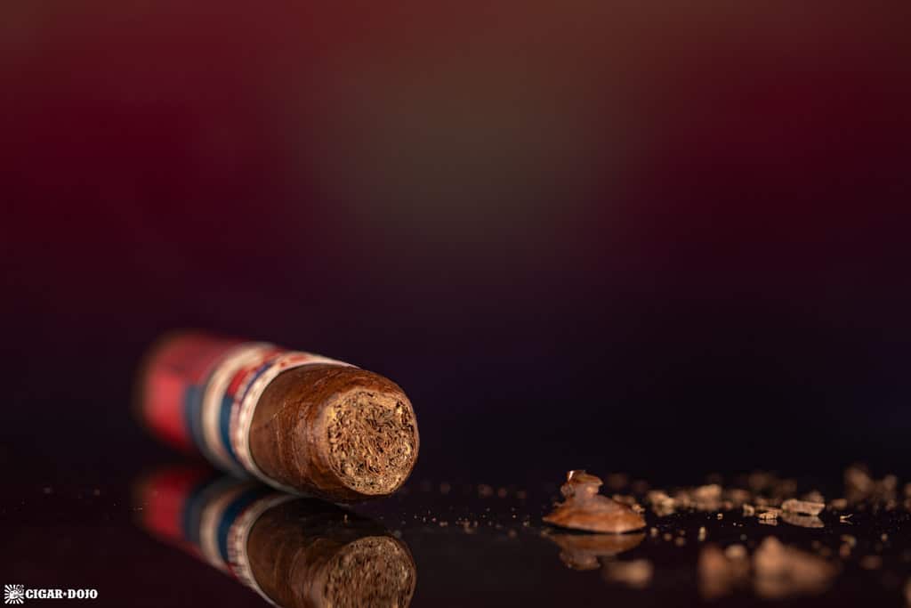 Alec Bradley Post Embargo Blend Code B15 cigar head cut cap