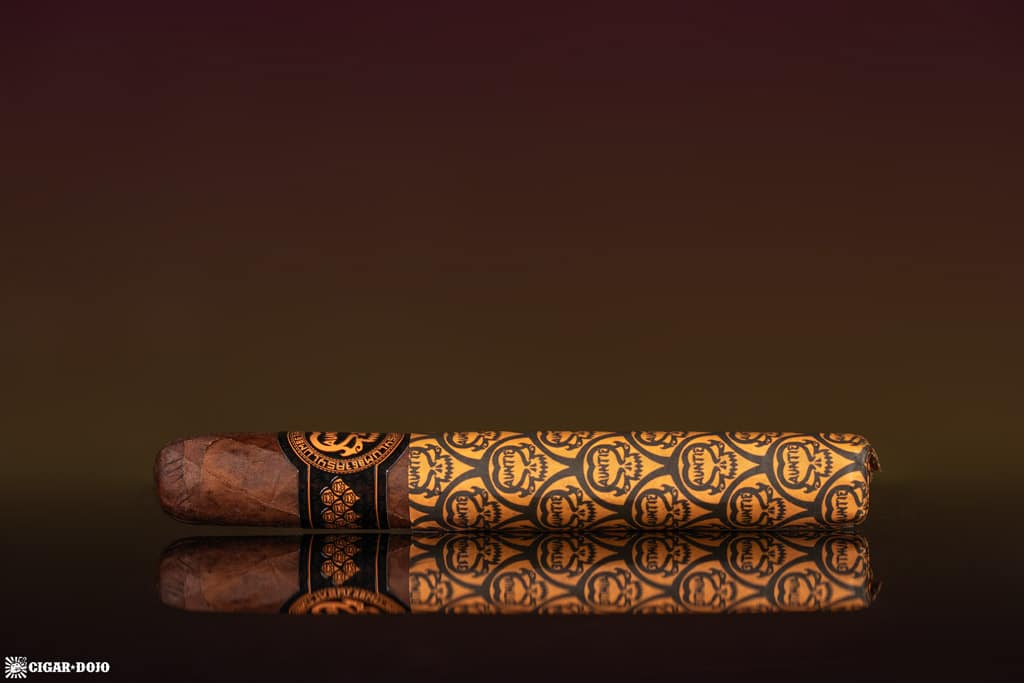 Asylum 867 Auntie Petite Corona cigar side view