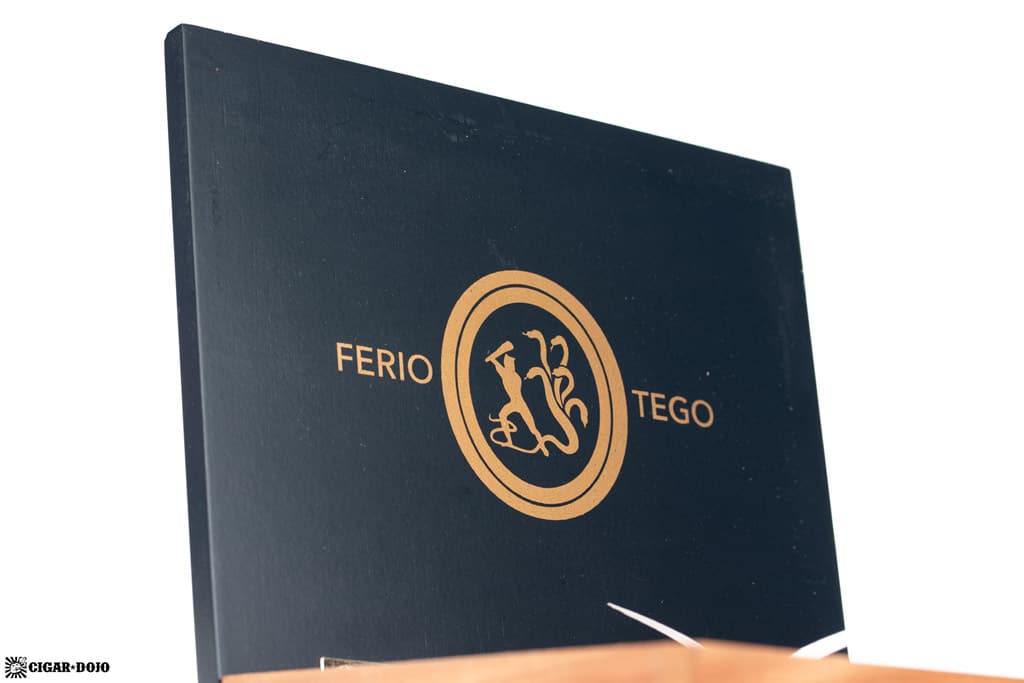 Ferio Tego Summa Corona Gorda cigar box lid