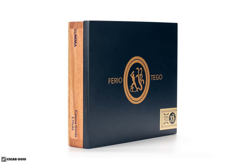 Ferio Tego Summa Corona Gorda cigar box closed