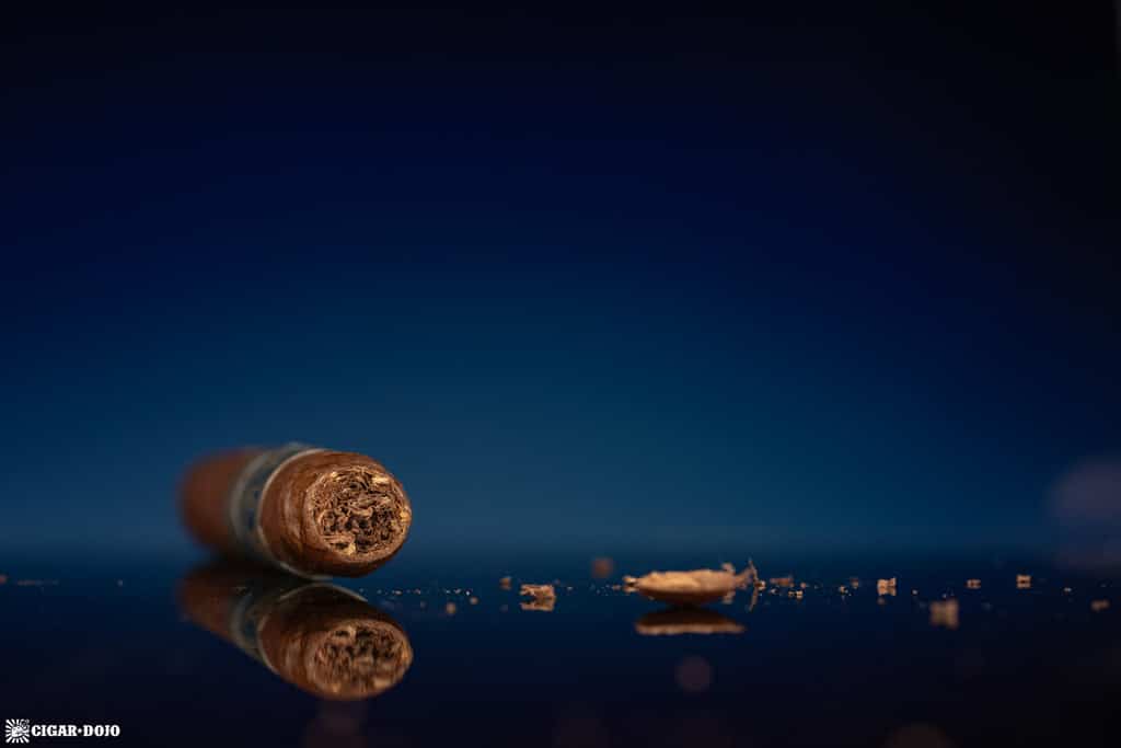 Ferio Tego Summa Corona Gorda cigar head cut cap