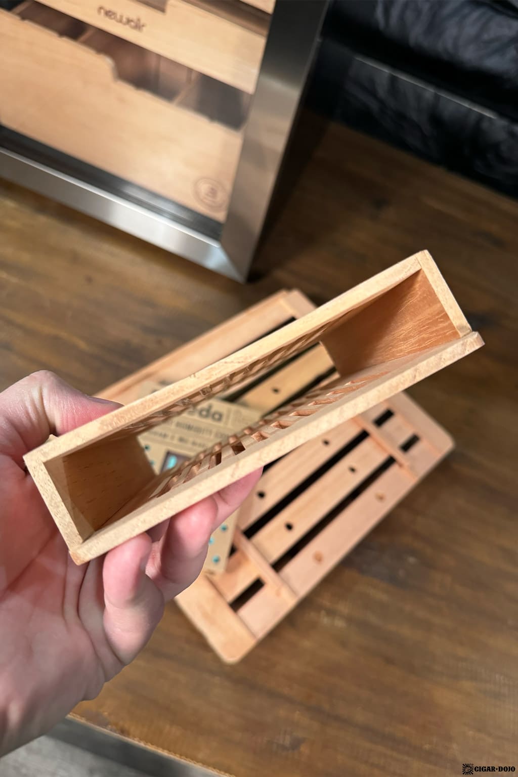 NewAir x Boveda NCH500SSB0 humidor Boveda compartment closeup