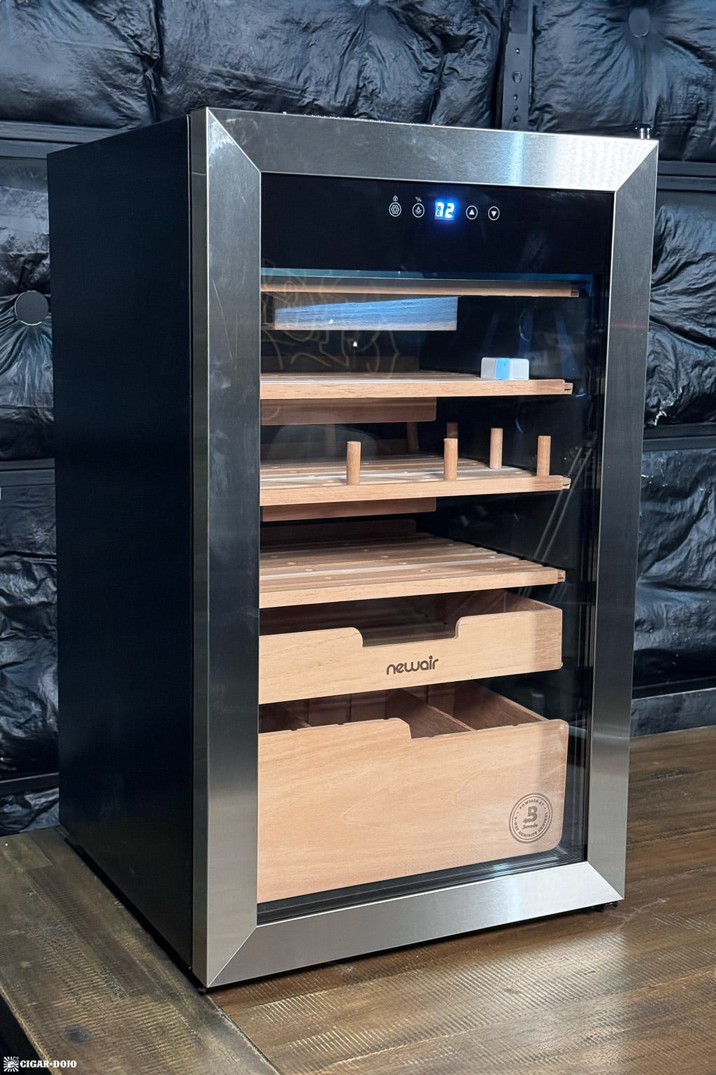NewAir x Boveda NCH500SSB0 humidor front
