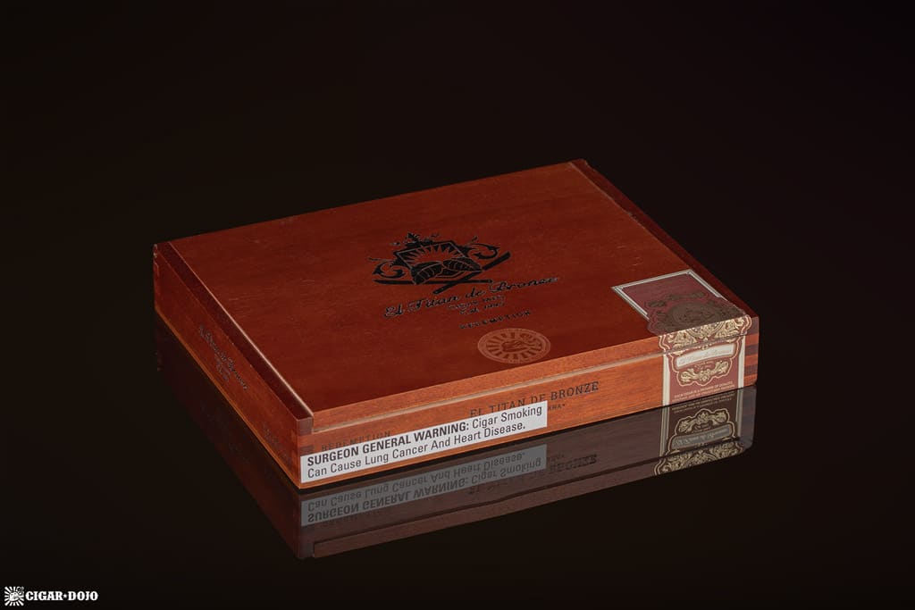 El Titan de Bronze Redemption Corona cigar box closed