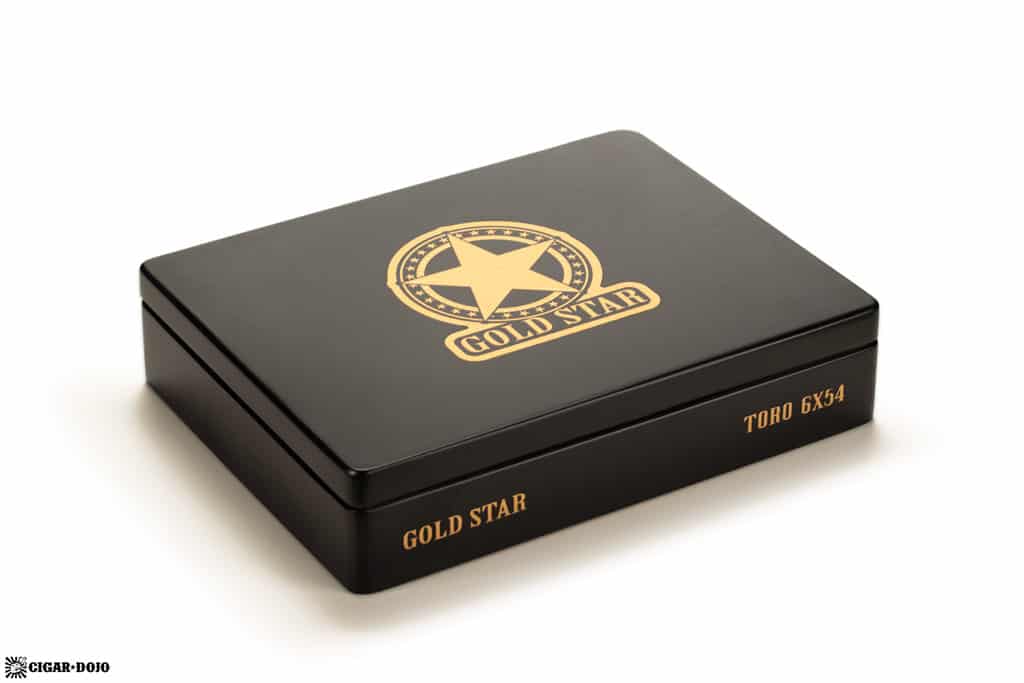 United-Gold-Star-Toro-box-closed United Gold Star Toro cigar box closed