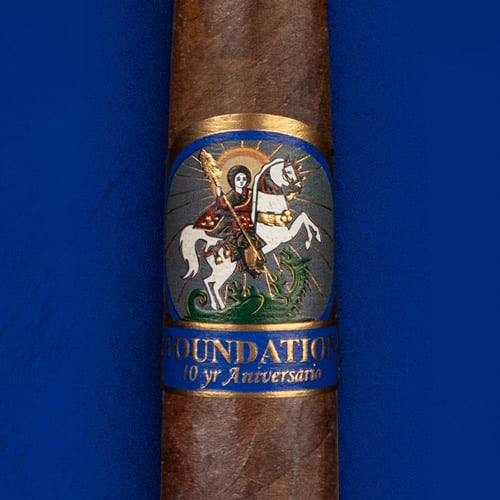 Foundation 10 Year Aniversario No. 6 Cigar of the Year 2025 circle