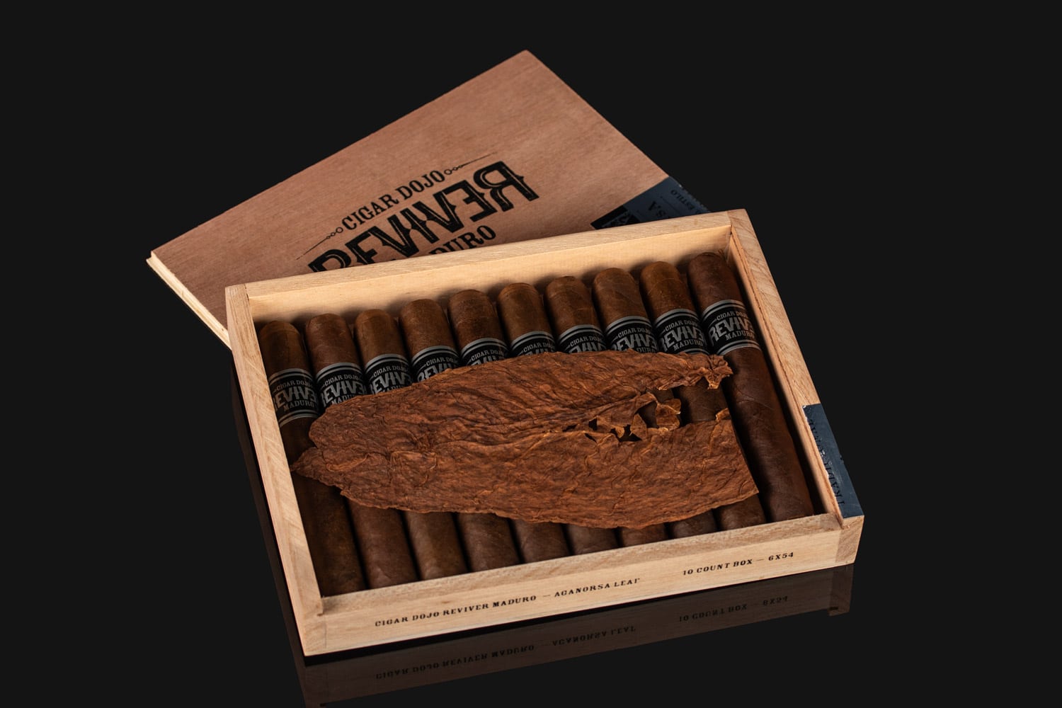 Cigar Dojo x Aganorsa Leaf ReviveR Maduro cigar box open