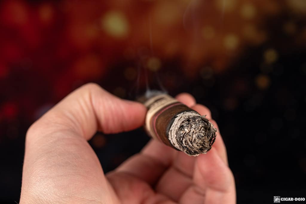 La Aurora Family Creed Fuerte Sol Toro cigar ash
