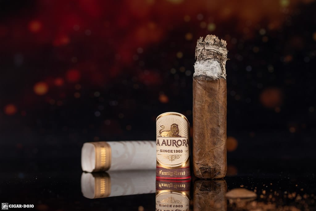 La Aurora Family Creed Fuerte Sol Toro cigar nub finished