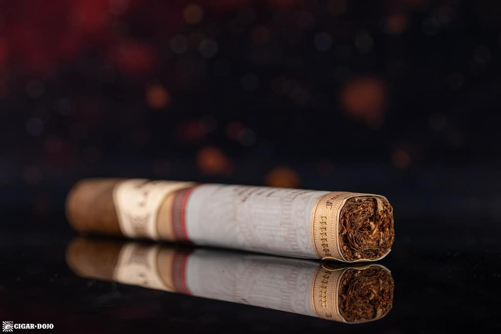 La Aurora Family Creed Fuerte Sol Toro cigar foot