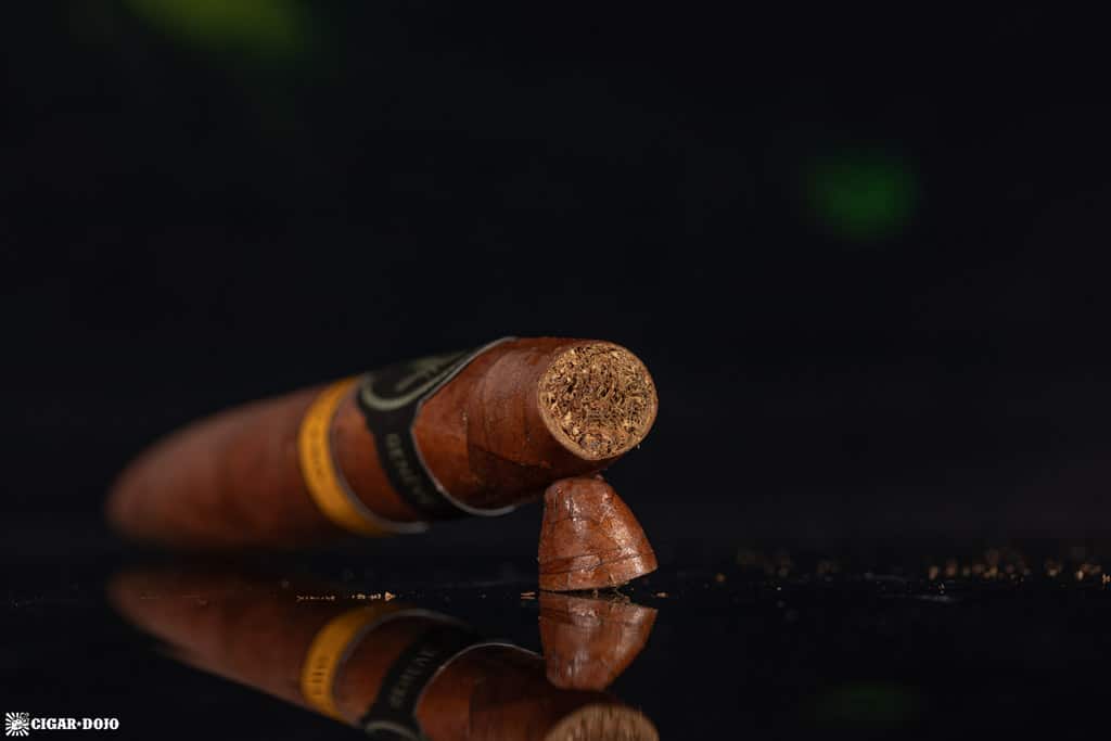 Davidoff Puro Dominicano Perfecto cigar head cut cap