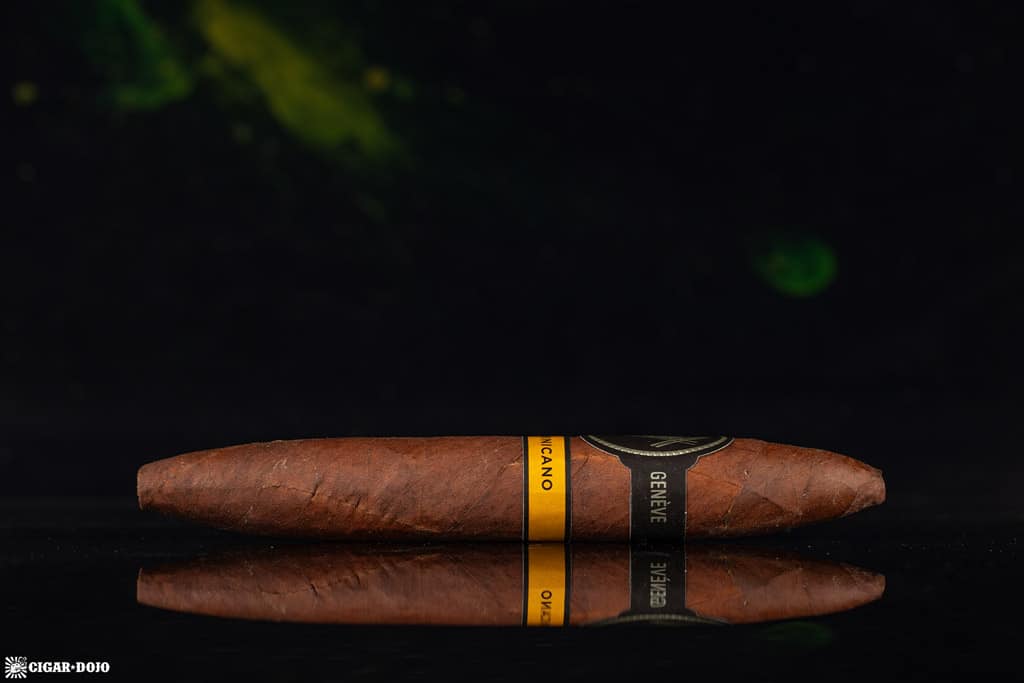 Davidoff Puro Dominicano Perfecto cigar side view