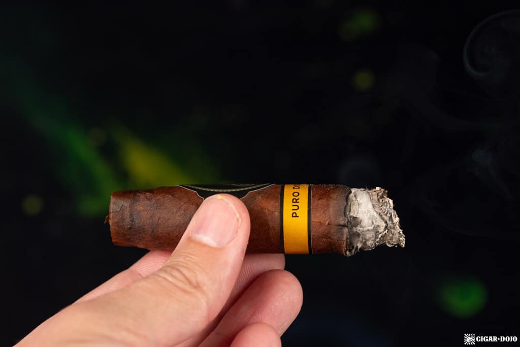 Davidoff Puro Dominicano Perfecto cigar smoking